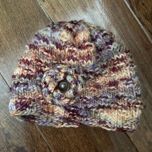 NWOT GIRLS ACRYLIC BEANIE WITH FLOWER